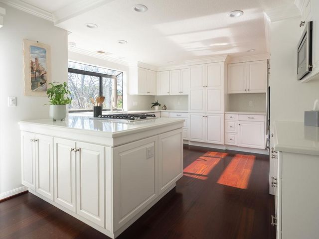 11 Susan Gale Court, Menlo Park, CA 94025