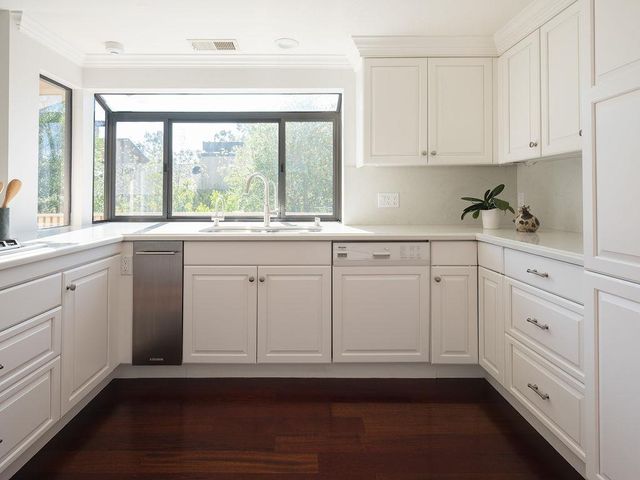 11 Susan Gale Court, Menlo Park, CA 94025