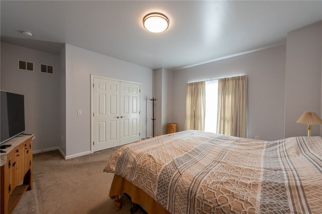 5135 Watters Rd, Lower Burrell, PA 15068