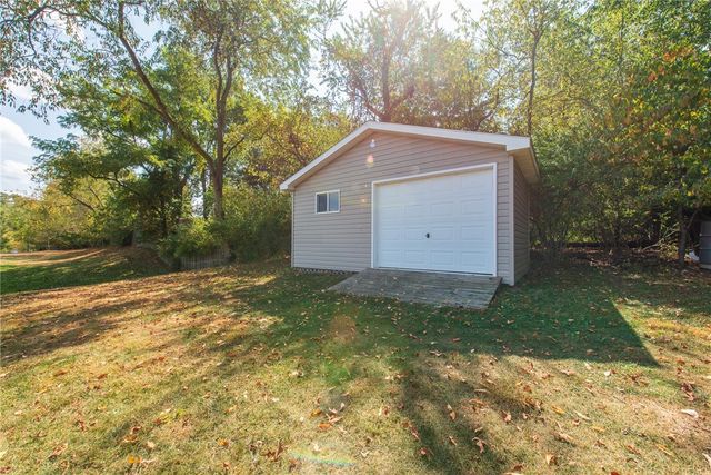 5135 Watters Rd, Lower Burrell, PA 15068