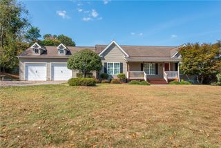 5135 Watters Rd, Lower Burrell, PA 15068