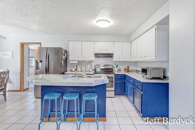 11287 Long Lake Drive NW, Sparta, MI 49345