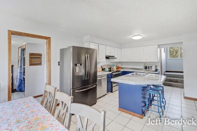 11287 Long Lake Drive NW, Sparta, MI 49345