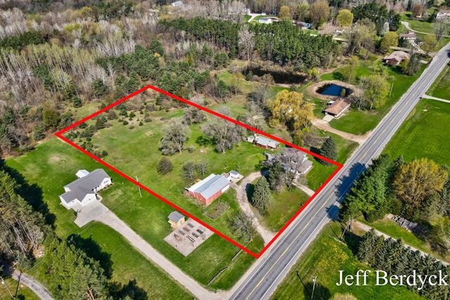 11287 Long Lake Drive NW, Sparta, MI 49345