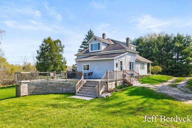 11287 Long Lake Drive NW, Sparta, MI 49345