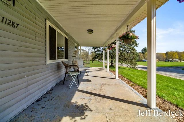 11287 Long Lake Drive NW, Sparta, MI 49345