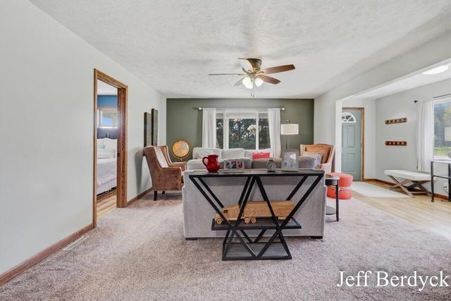 11287 Long Lake Drive NW, Sparta, MI 49345