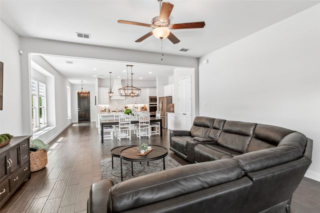 909 Amy Boulevard, Anna, TX 75409