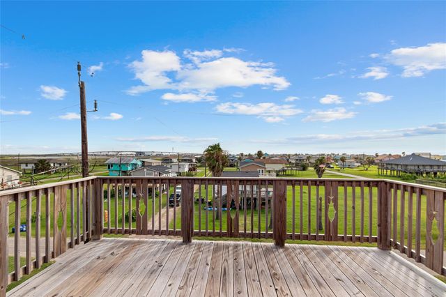 511 Caisson Street, Surfside Beach, TX 77541