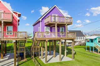 511 Caisson Street, Surfside Beach, TX 77541