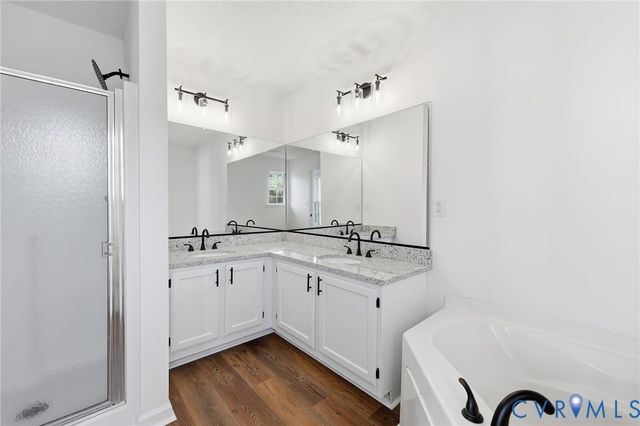 725 Cobbs Point Way, Cobbs Creek, VA 23836