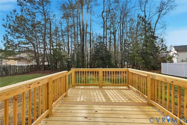 725 Cobbs Point Way, Cobbs Creek, VA 23836