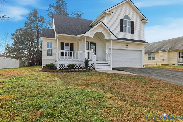 725 Cobbs Point Way, Cobbs Creek, VA 23836