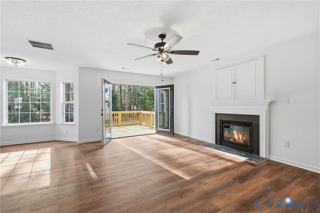 725 Cobbs Point Way, Cobbs Creek, VA 23836