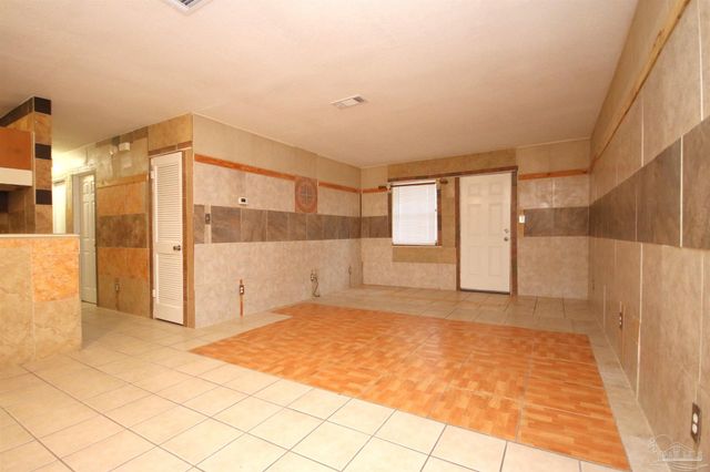 130 E 9 Mile Rd 5, Pensacola, FL 32534