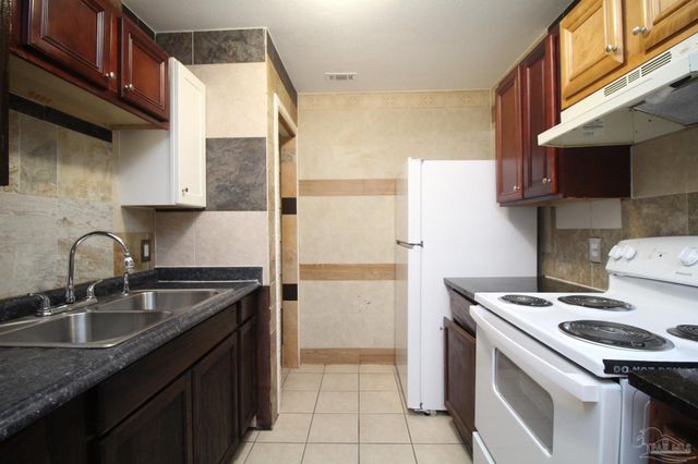 130 E 9 Mile Rd 5, Pensacola, FL 32534