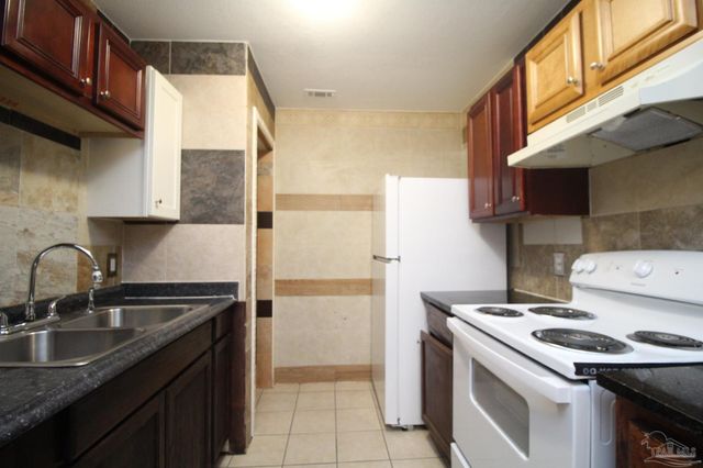 130 E 9 Mile Rd 5, Pensacola, FL 32534