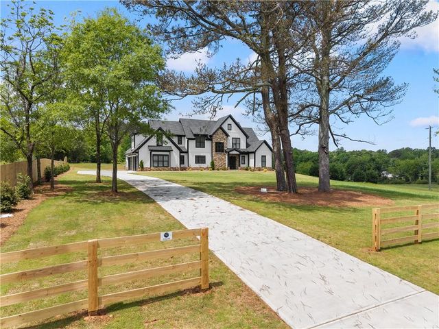 2275 Dr Bramblett Road, Cumming, GA 30028