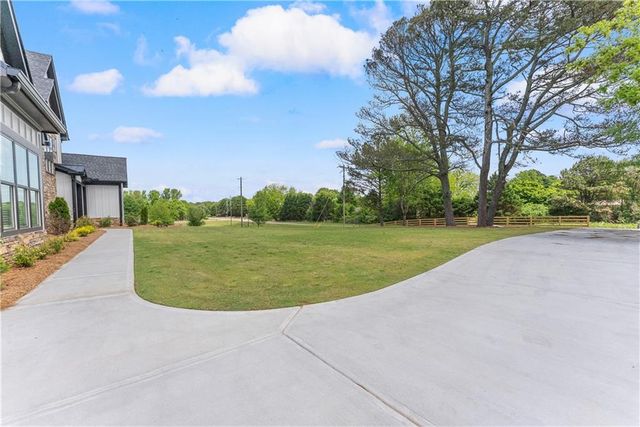 2275 Dr Bramblett Road, Cumming, GA 30028