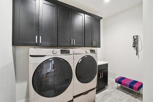 3056 N Spurway Drive, Ann Arbor, MI 48105