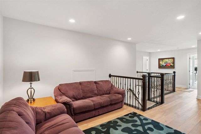 3056 N Spurway Drive, Ann Arbor, MI 48105