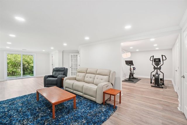 3056 N Spurway Drive, Ann Arbor, MI 48105