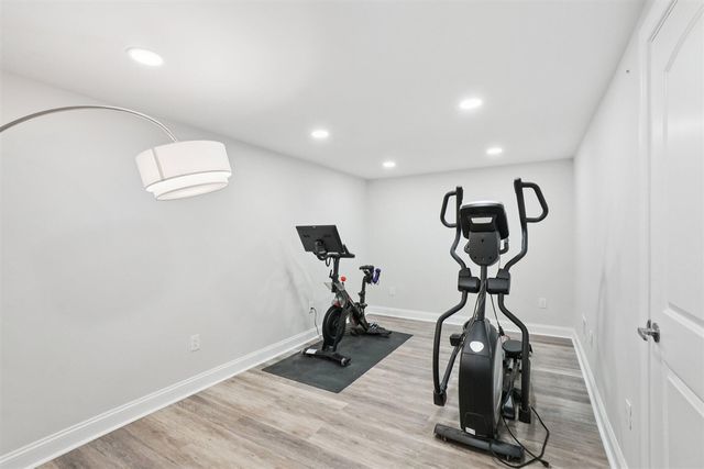 3056 N Spurway Drive, Ann Arbor, MI 48105