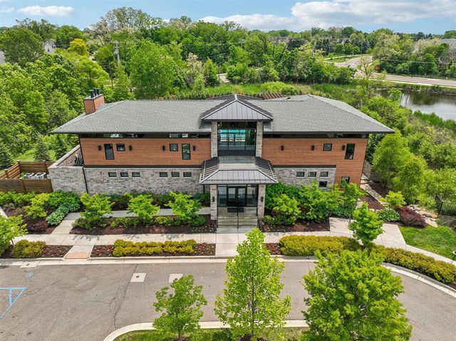 3056 N Spurway Drive, Ann Arbor, MI 48105