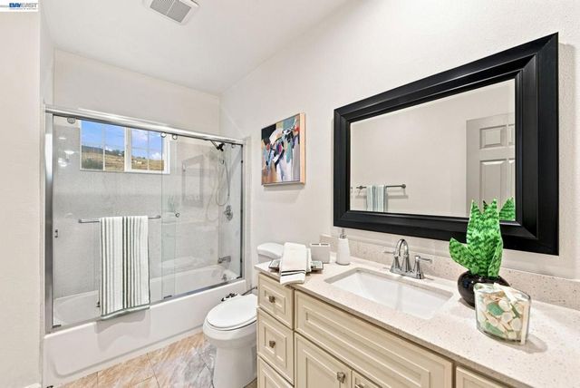 2241 Kelly St, Hayward, CA 94541