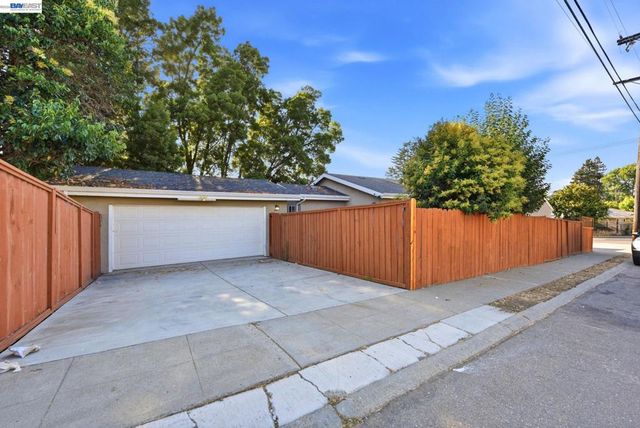 2241 Kelly St, Hayward, CA 94541
