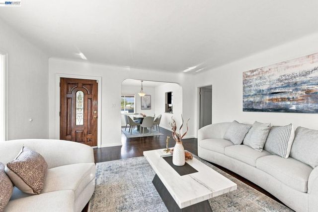 2241 Kelly St, Hayward, CA 94541