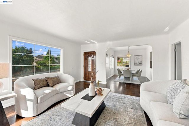 2241 Kelly St, Hayward, CA 94541