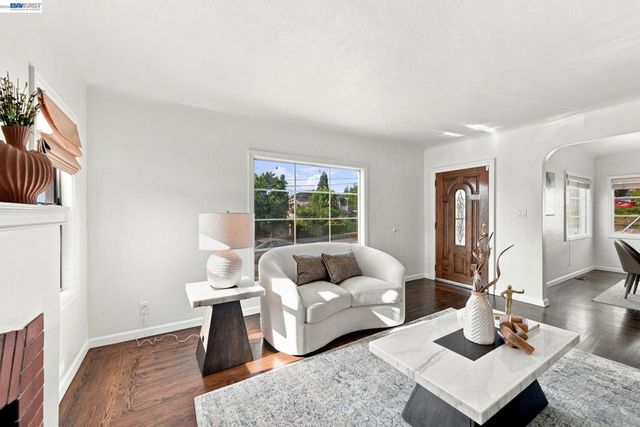 2241 Kelly St, Hayward, CA 94541