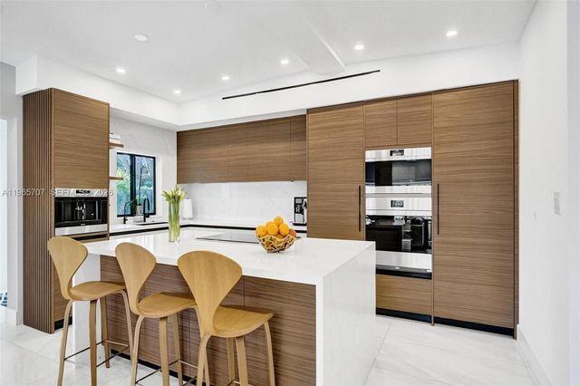 1941 NE 186th Dr, North Miami Beach, FL 33179