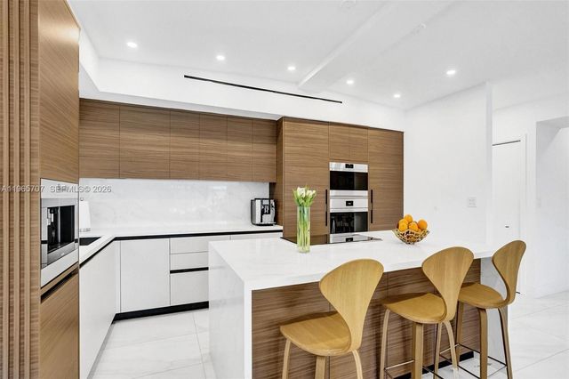 1941 NE 186th Dr, North Miami Beach, FL 33179