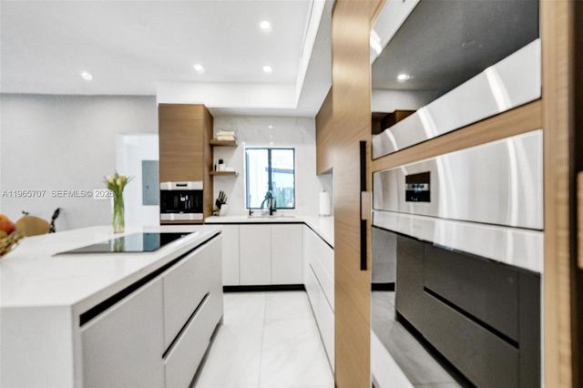 1941 NE 186th Dr, North Miami Beach, FL 33179