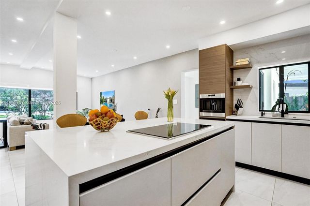 1941 NE 186th Dr, North Miami Beach, FL 33179