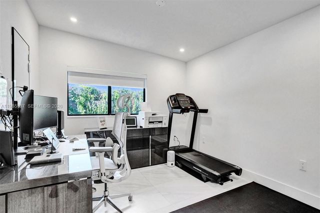 1941 NE 186th Dr, North Miami Beach, FL 33179