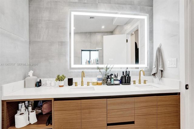 1941 NE 186th Dr, North Miami Beach, FL 33179