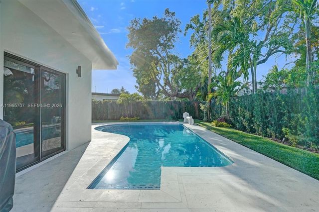 1941 NE 186th Dr, North Miami Beach, FL 33179