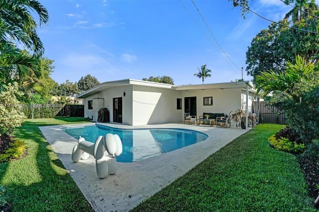 1941 NE 186th Dr, North Miami Beach, FL 33179