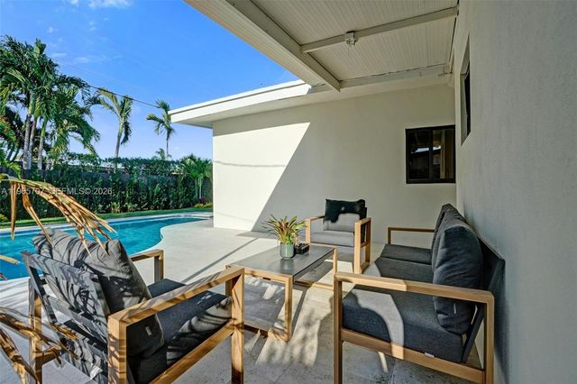 1941 NE 186th Dr, North Miami Beach, FL 33179