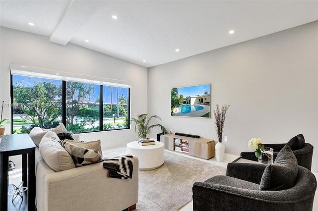 1941 NE 186th Dr, North Miami Beach, FL 33179