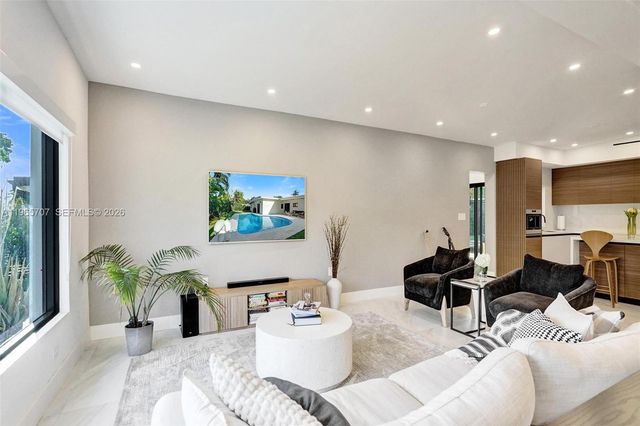 1941 NE 186th Dr, North Miami Beach, FL 33179