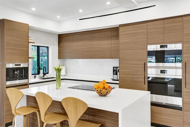 1941 NE 186th Dr, North Miami Beach, FL 33179