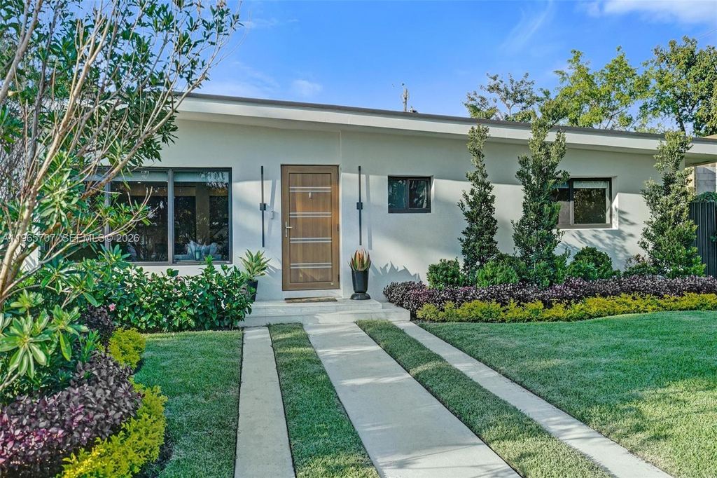 1941 NE 186th Dr, North Miami Beach, FL 33179