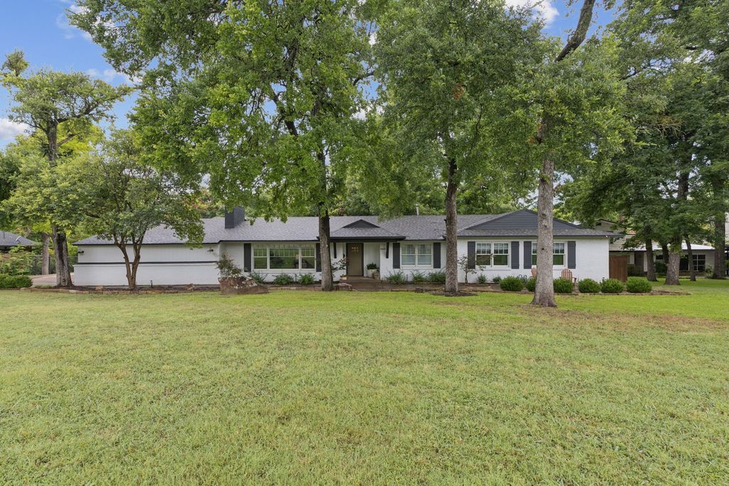 9403 Vinewood Drive, Dallas, TX 75228