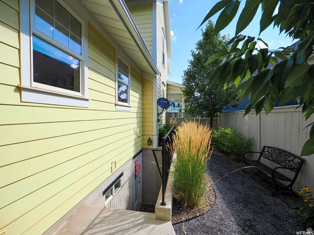 10328 S YELLOW KNIFE WAY, South Jordan, UT 84009