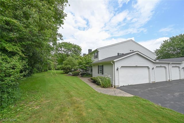 17672 Eastbrook Trail, Chagrin Falls, OH 44023