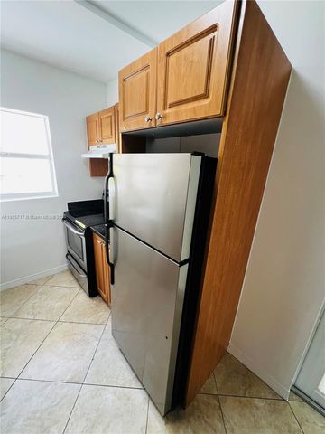 946 Bay Dr 5, Miami Beach, FL 33141